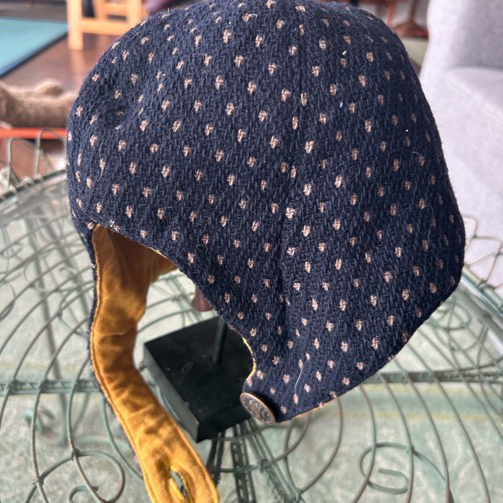 Mercato Navy and Tan Patterned aviator style Hat. NW/OT